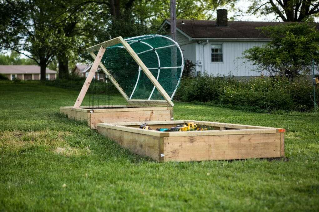 how to build garden beds in easy way.